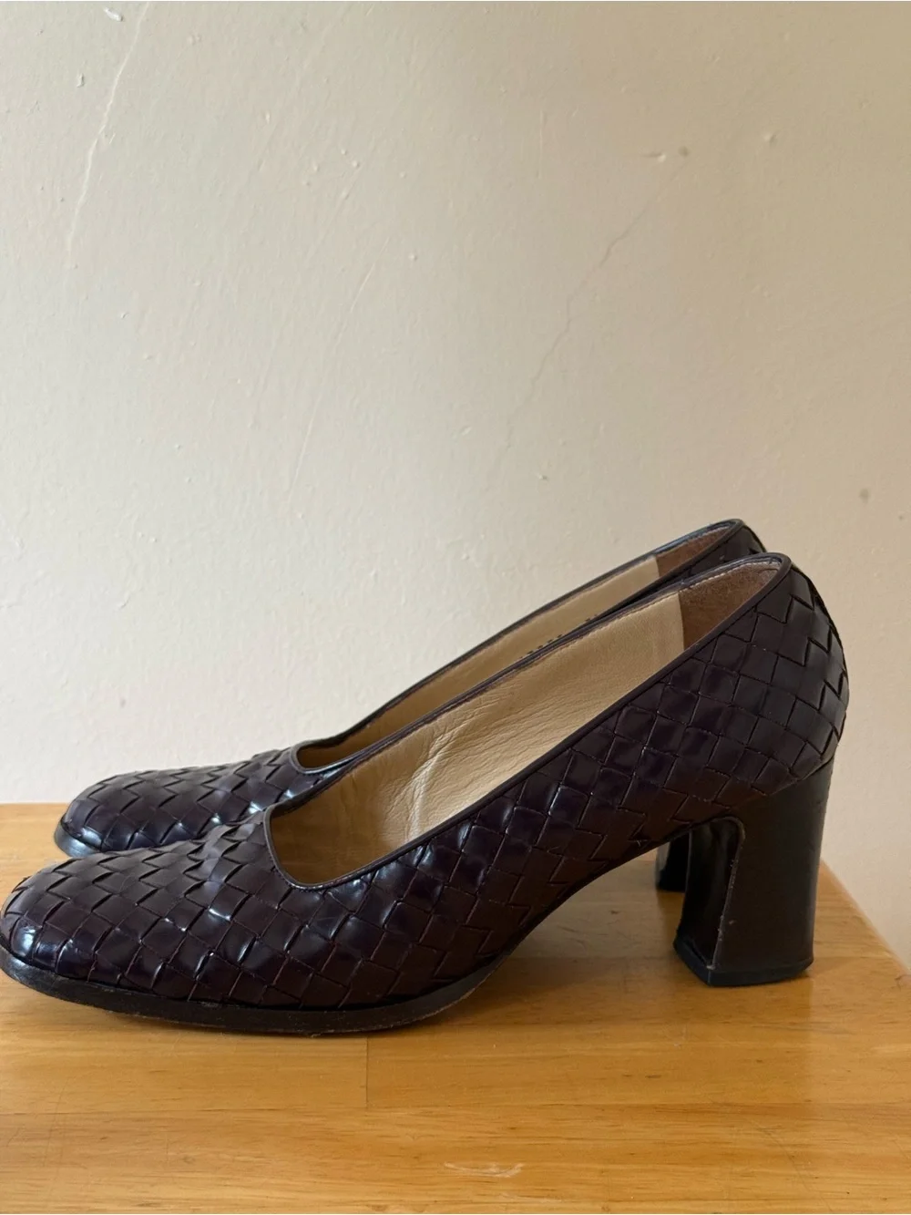 Bottega Veneta Women's Woven Leather Pump in burgundy